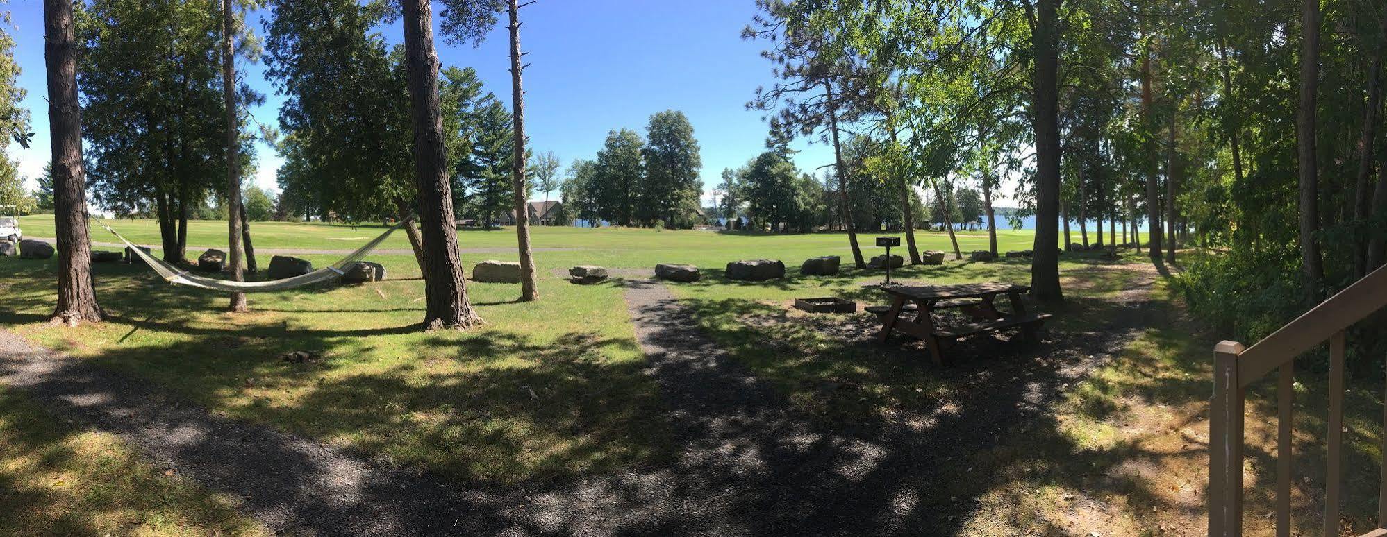 Bluff Point Golf Resort Платсбърг Екстериор снимка