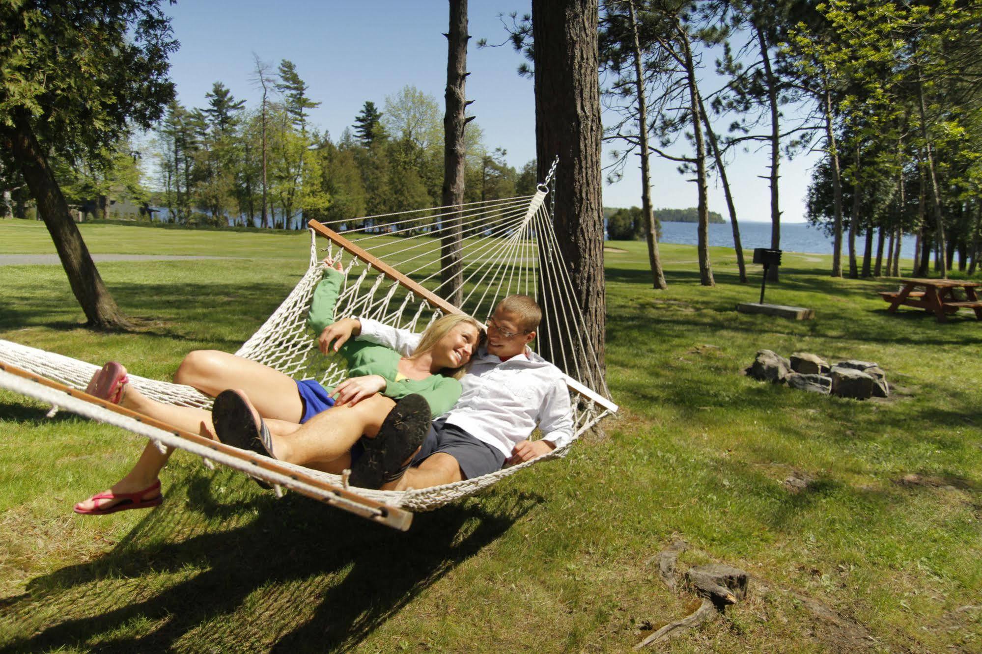 Bluff Point Golf Resort Платсбърг Екстериор снимка