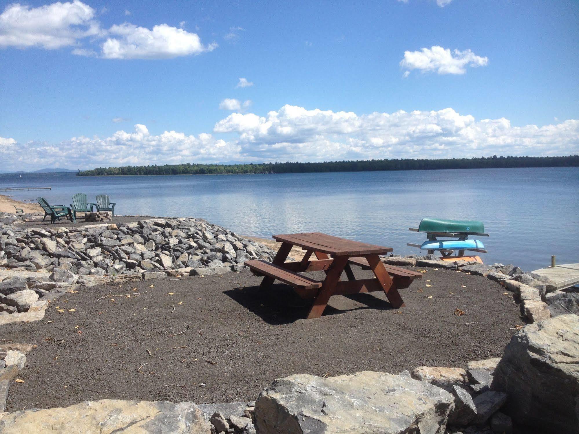 Bluff Point Golf Resort Платсбърг Екстериор снимка